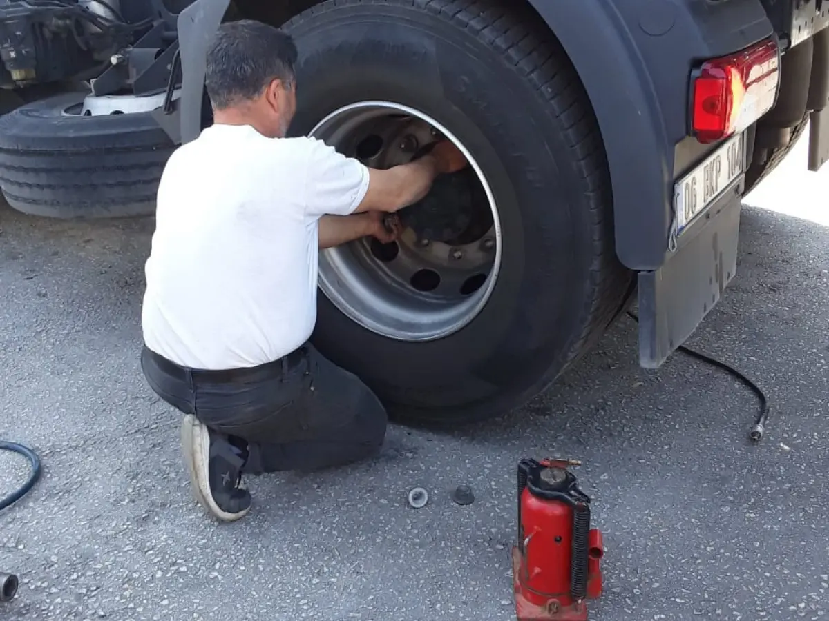 Yamanlar Oto Lastikçi